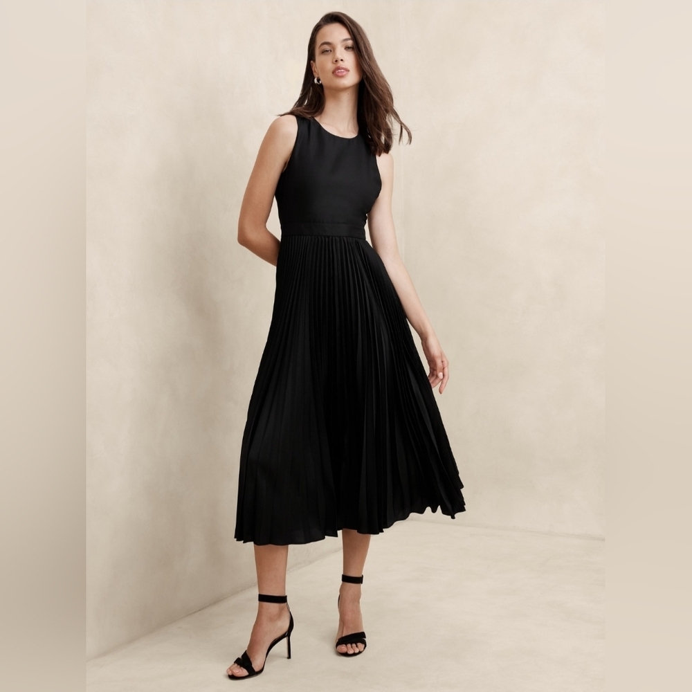 Silky Cut-Out Back Midi Dress by Banana Republic Size 8 in Black